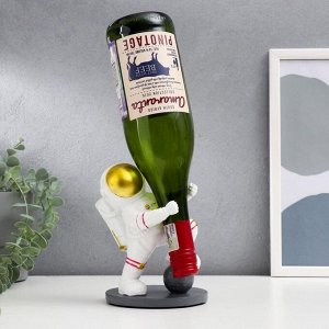 Сувенир полистоун подставка под бутылку "Астронавт с планетой" 18х12х10 см