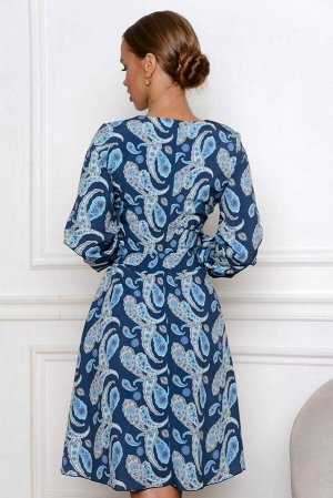Платье Повторяющиеся элементы восточного узора расположены зеркально, глубокий синий в сочетании с нежными оттенками смотрится невероятно глубоко, спокойно, уравновешенно.
Резинка на запястье подчерки