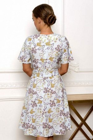 Платье Лёгкий цветочный принт из листиков золотого оттенка в невероятно женственном сочетании с кроем платья.
Модель 4696 выполнена из ткани супер софт.
Короткий рукавчик, летящая юбка, тонкий ремешок