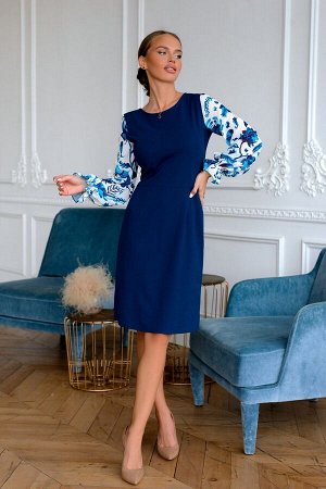 Платье Нежное платье насыщенного синего цвета, отрезное по талии. Очень популярная модель, ткань не мнется и хорошо сядет на любую фигуру. Такую комбинацию тканей очень выгодно носить в разные времена