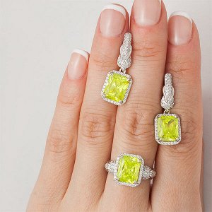Серебряное кольцо с желто-зеленым фианитом  069