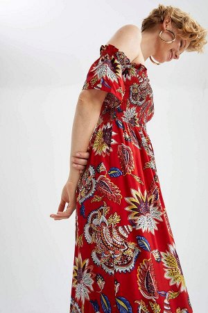 Платье Материал  Размеры модели: рост: 1,76 груд: 80 талия: 61 бедра: 88 Надет размер: 36 Материал  : вискоз 100%