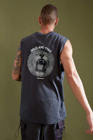 Лицензированная Discovery Channel футболка свободного кроя с круглым вырезом сзади и принтом без рукавов из гребенного хлопка