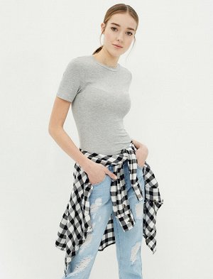 Футболка Material:

96% Viscose, 4% Lycra

Model Size Information:

Height: 175 cm, Breast: 80, Waist: 59, Hip: 88
Model Size: S