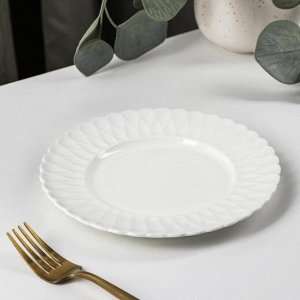 Тарелка фарфоровая пирожковая Доляна «Эстет. Герда», d=18 см, цвет белый