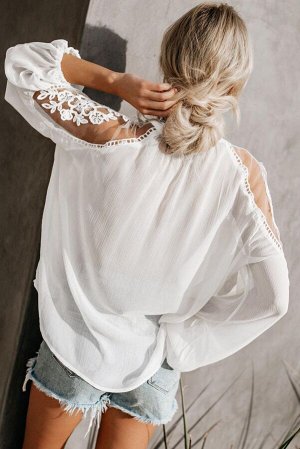 Белая свободная блуза с кружевной кокеткой и вставками на рукавах