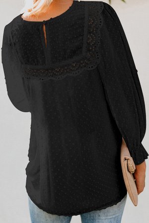 Черная блузка в горошек с рюшами на рукавах