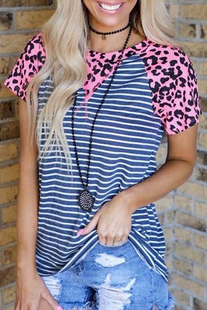Синяя в полоску футболка с розово-леопардовыми вставками