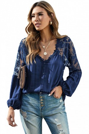 Синяя блуза в стиле пэчворк с V-образным вырезом и кружевными вставками