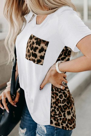 Белая футболка с леопардовой вставкой на спине и нагрудным карманом