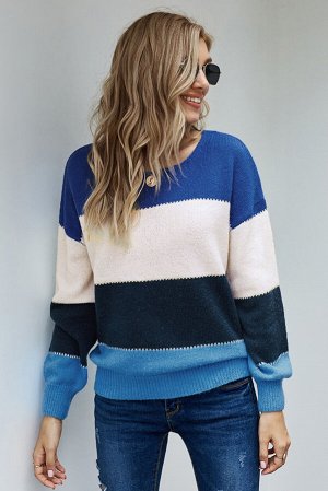 Синий теплый свитер с разноцветными полосами