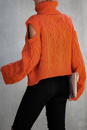 Оранжевый свитер с воротником под горло и открытыми плечами