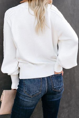 Белый свитер с объемными рукавами реглан и рельефным вязаным узором