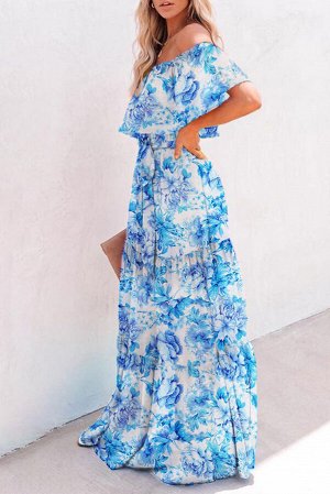 Голубое платье с открытыми плечами и цветочным принтом