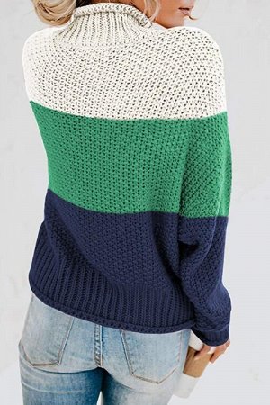 Бело-зелено-синий свитер с высоким воротом и рукавами "летучая мышь"