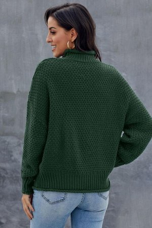 Зеленый вязаный свитер с высоким воротом и рукавами "летучая мышь"