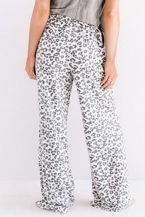 Белые свободные штаны с леопардовым принтом