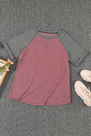 Розовая футболка с серыми рукавами-реглан в стиле пэчворк