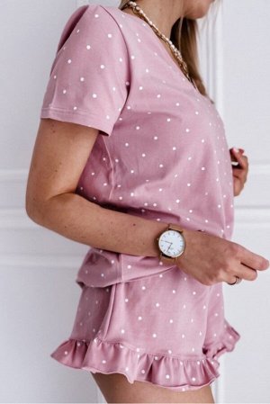 Розовый комплект для отдых в горошек: футболка с V-образным вырезом + шорты с рюшами