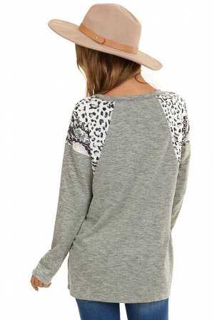 Серый пуловер-свитшот с белыми леопардовыми вставками на плечах