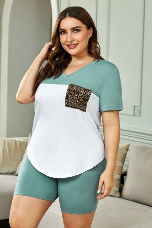 Бирюзово-белый домашний комплект: футболка с леопардовым нагрудным карманом + шорты