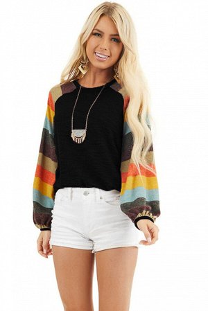 Черный вязаный свитер с пышными рукавами в разноцветную полоску