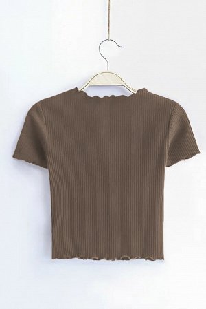 Светло-коричневая вязаная укороченная футболка с закругленными краями