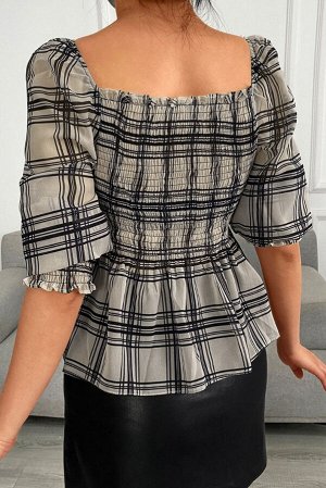 Серая блуза с короткими рукавами и квадратным вырезом в шотландскую клетку с завязкой на шее