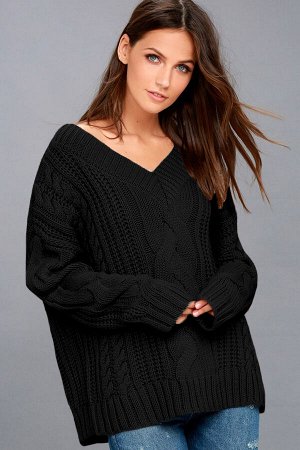 Черный объемный свитер с V-образным вырезом