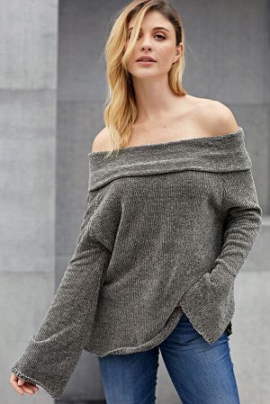 Серый вязаный свитер из "бархатной" пряжи с отворотом на плечах