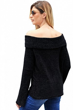 Черный вязаный свитер из "бархатной" пряжи с отворотом на плечах