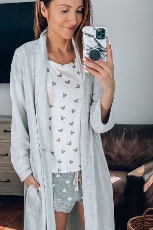 Серый домашний комплект с принтом сердечки: футболка + шорты