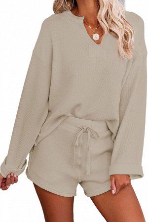 Абрикосовый вязаный комплект для отдыха: пуловер + шорты