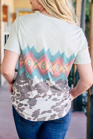 Бежевая футболка с леопардовым принтом и разноцветным орнаментом