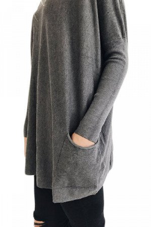 Темно-серый свободный свитер с накладными карманами