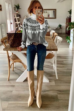Серый вязаный свитер-водолазка с белым узором