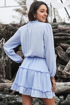 VitoRicci Голубое многоярусное мини-платье с V-образным вырезом и рюшами