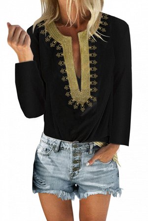 Черная свободная блуза с глубоким фигурным вырезом с золотистой вышивкой