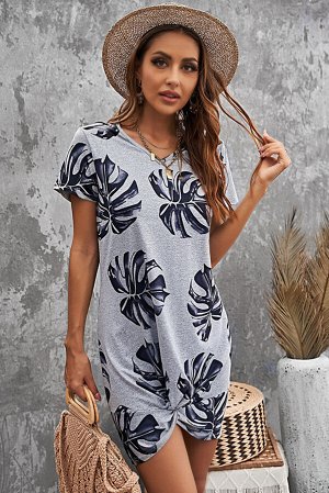 Серое ассиметричное платье-футболка с узлом и принтом пальмовые листья