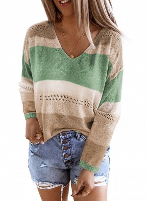 Бежево-зеленый полосатый вязаный свитер с V-образным вырезом и перфорацией