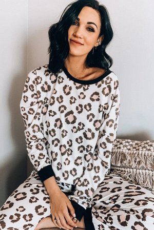 Белый пижамный комплект с леопардовым принтом: свитшот с открытым плечом + штаны