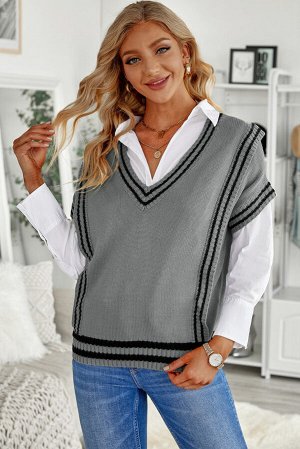 Серый вязаный свитер с V-образным вырезом и короткими рукавами