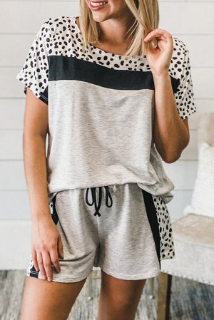 Серый пижамный комплект с леопардовыми вставками: футболка с открытым плечом + шорты