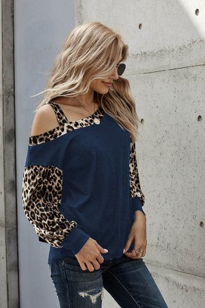 Синяя блузка с длинными рукавами с леопардовым принтом и открытым плечом