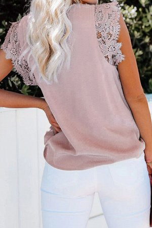 Розовая блуза без рукавов с кружевными вставками и V-образным вырезом