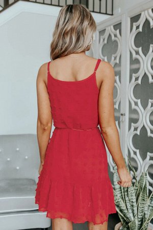 Красное мини-платье в швейцарский горошек с завязками на поясе
