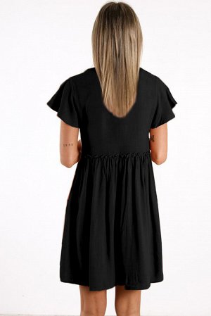 Черное платье беби-долл с V-образным вырезом и застежкой на пуговицах