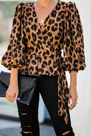 Леопардовая блуза с V-образным вырезом с запахом и поясом  и оборками