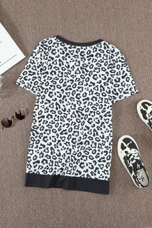 Белая футболка с леопардовым принтом