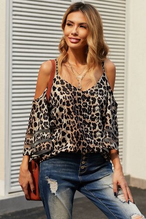 Леопардовая блуза с открытыми плечами и рукавами 3/4 с прозрачными вставками